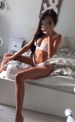 Эскортница Лиля  Инди  (вес: 55 кг) с большой грудью